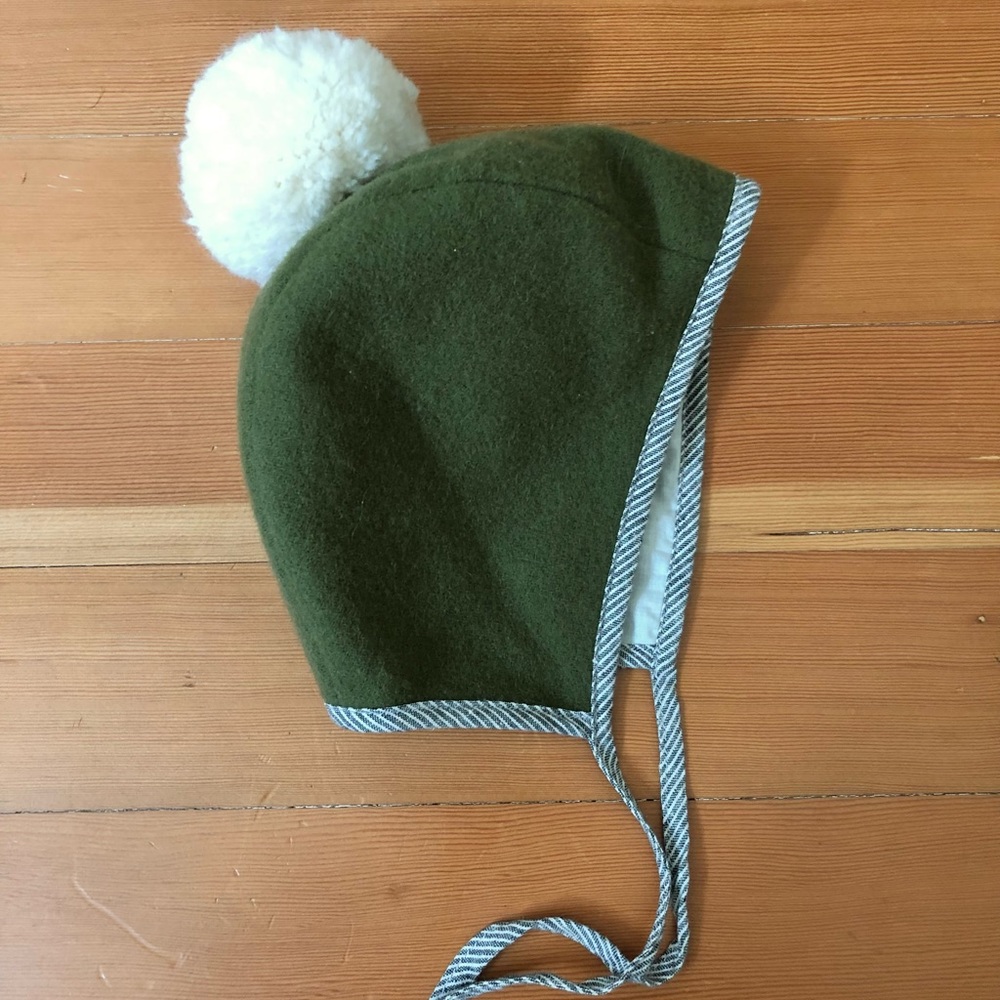 Briar Baby 2-4Y Portland pom bonnet